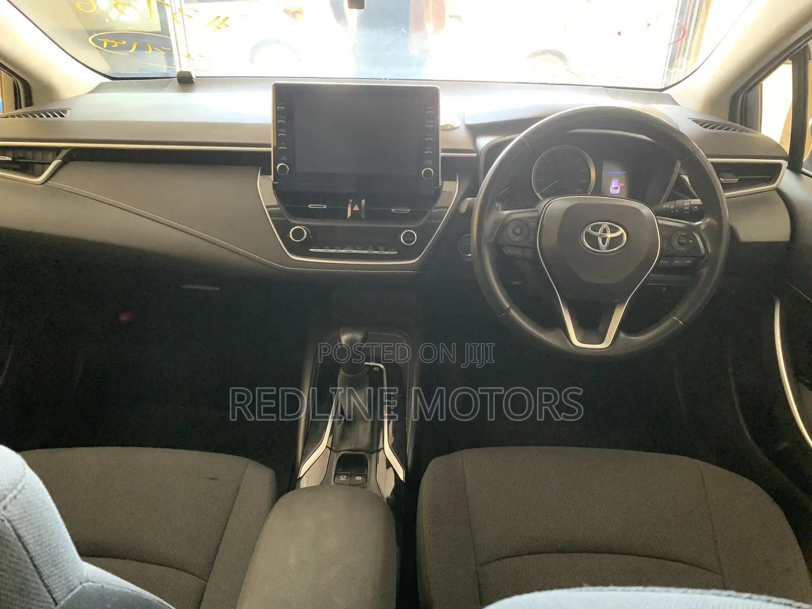 Toyota Corolla LE Eco (1.8L 4cyl 2A) 2019 Silver