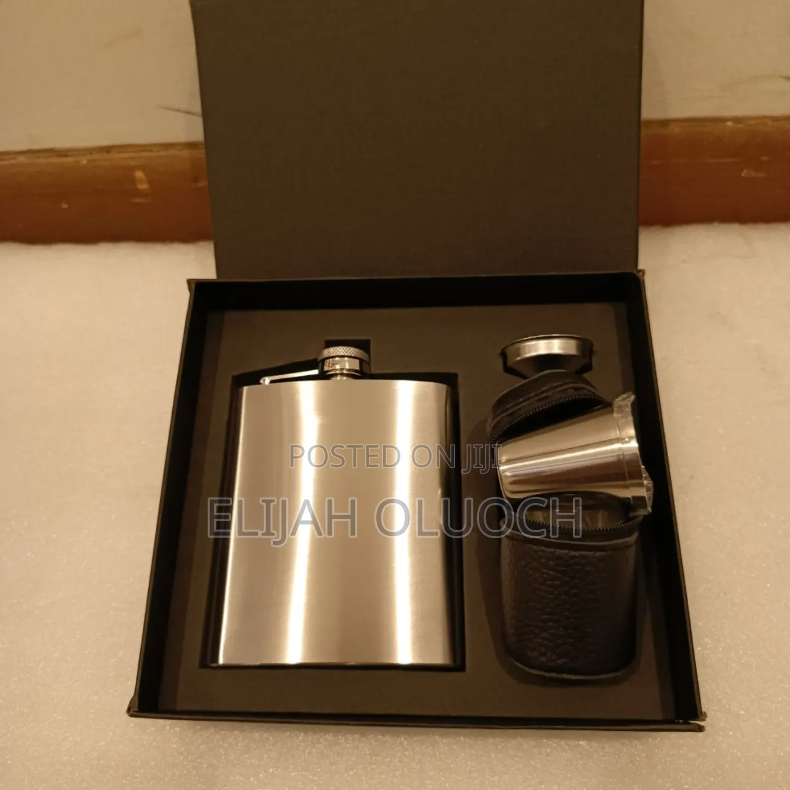 Whiskey Flask Gift Set With 4 Tumblers