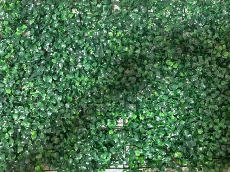 Uv- Stable Artificial Hedge