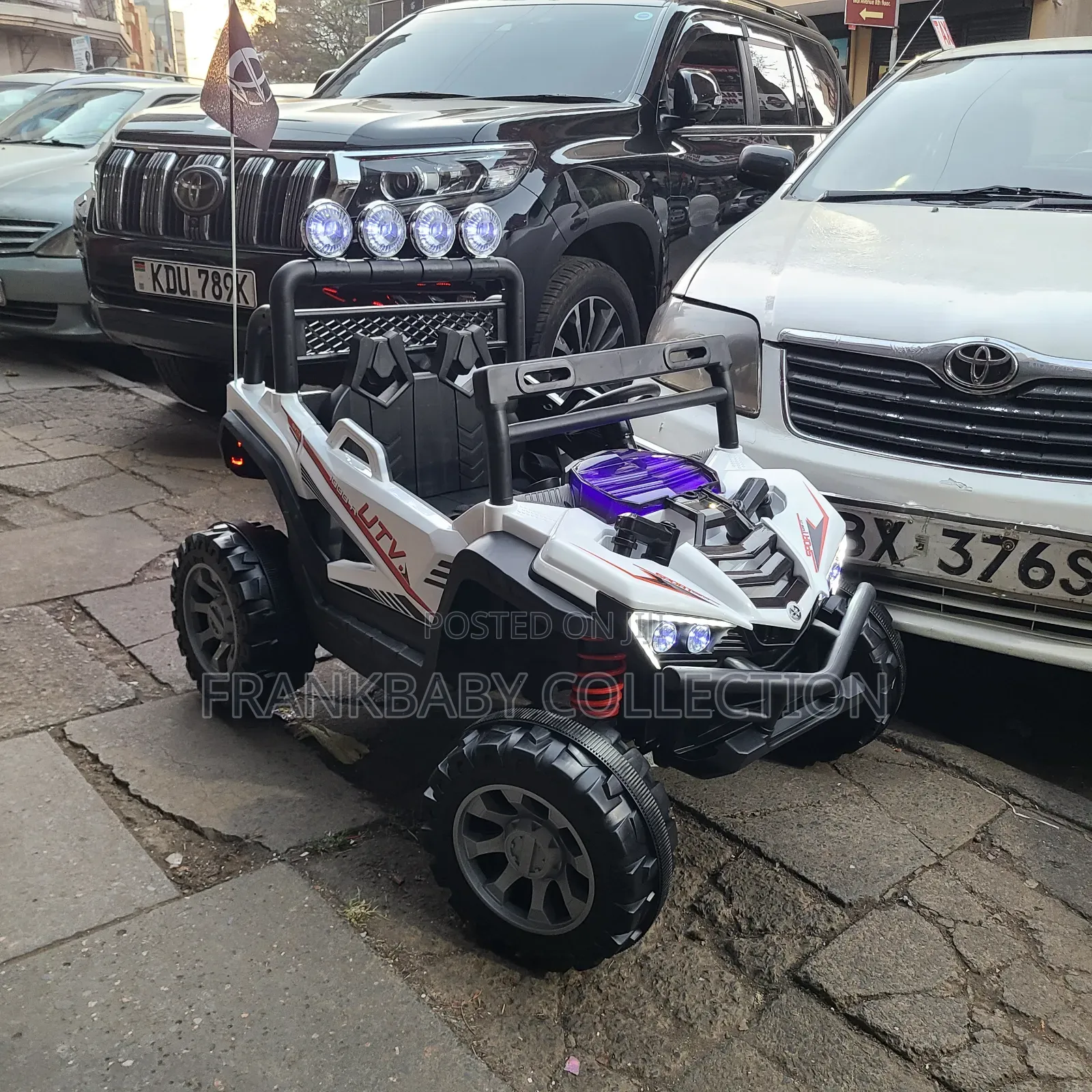2-Seater Luxury Electric Ride-on Car. Jeep.