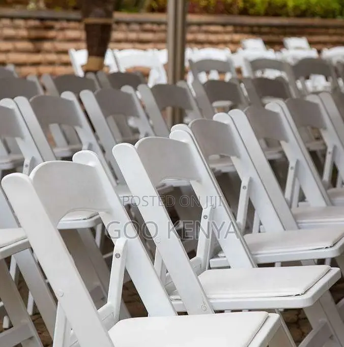 Home Chair; Soft-Cover White Garden Chair — Foldable and Portable