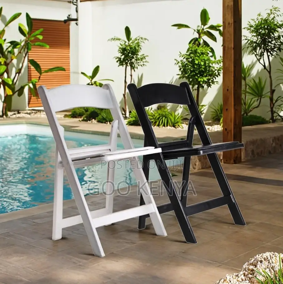 Home Chair; Soft-Cover White Garden Chair — Foldable and Portable