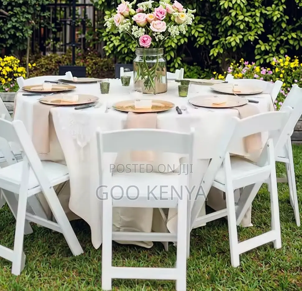 Home Chair; Soft-Cover White Garden Chair — Foldable and Portable