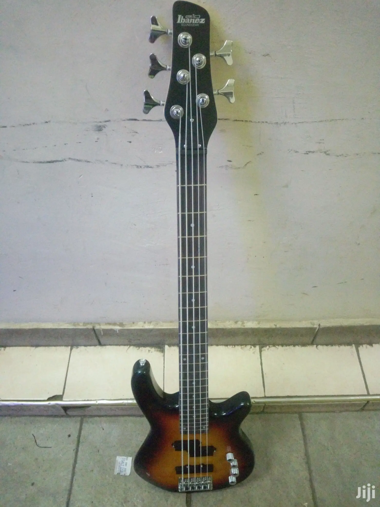 Active Bass Guitar 5 Strings Ibanez