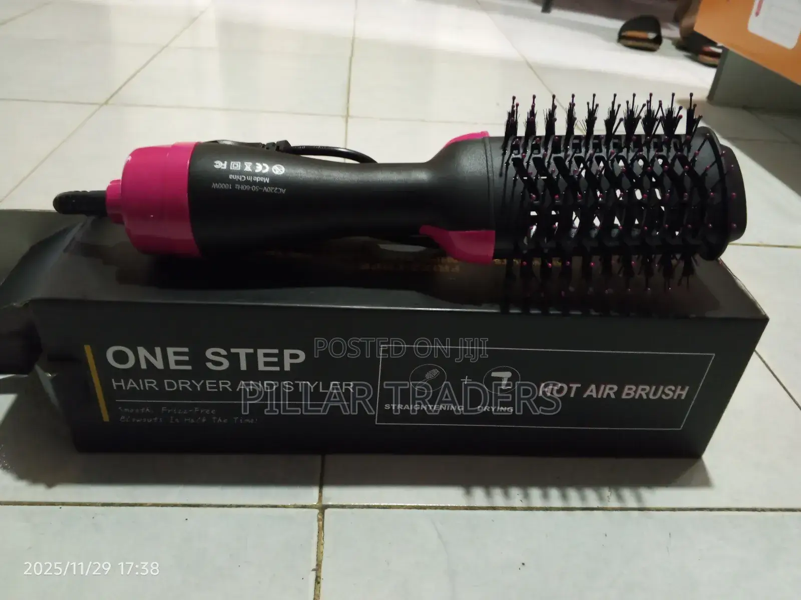 One Step Hairdryer and Styler