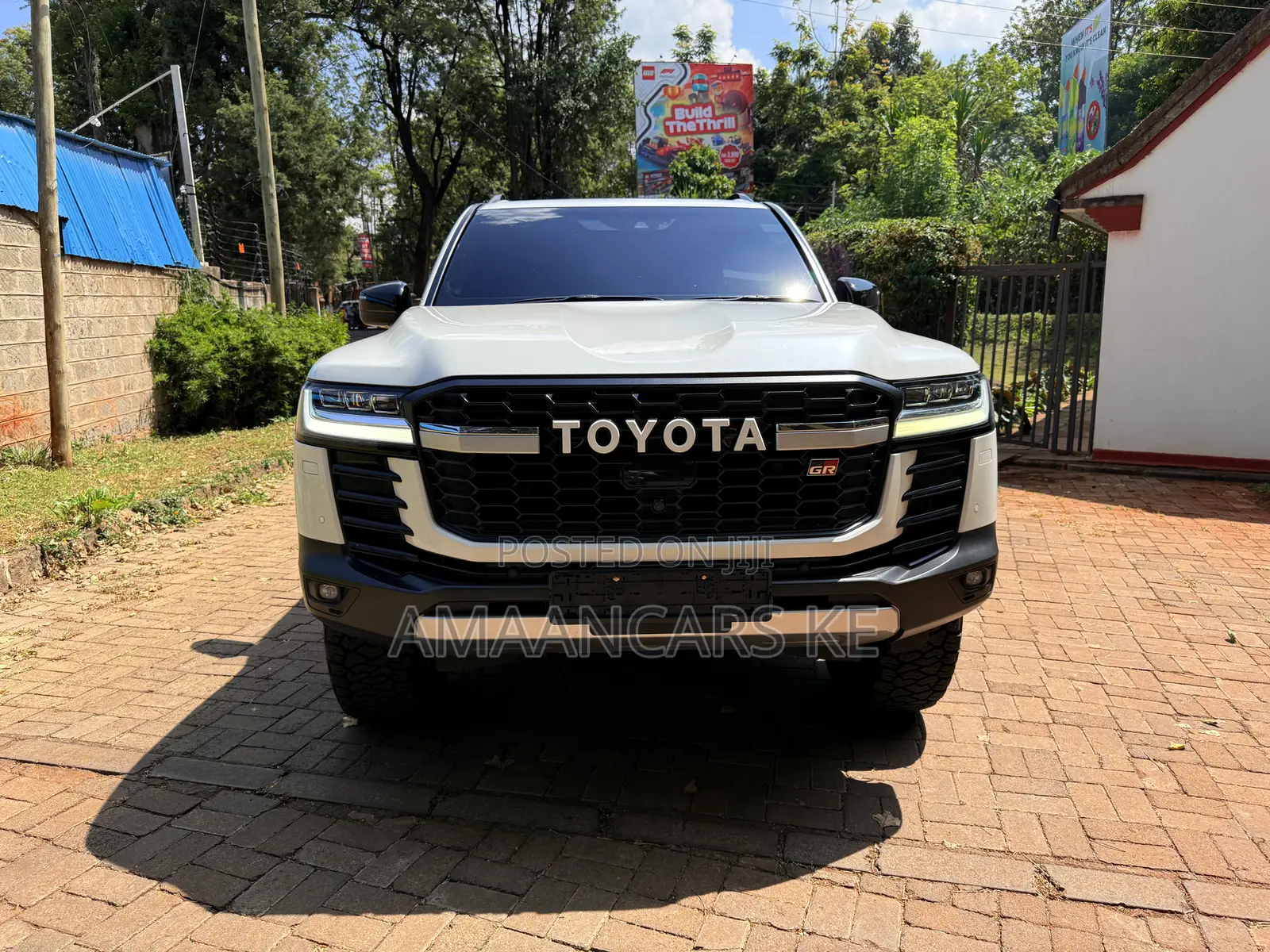 Toyota Land Cruiser LC300 2023 White