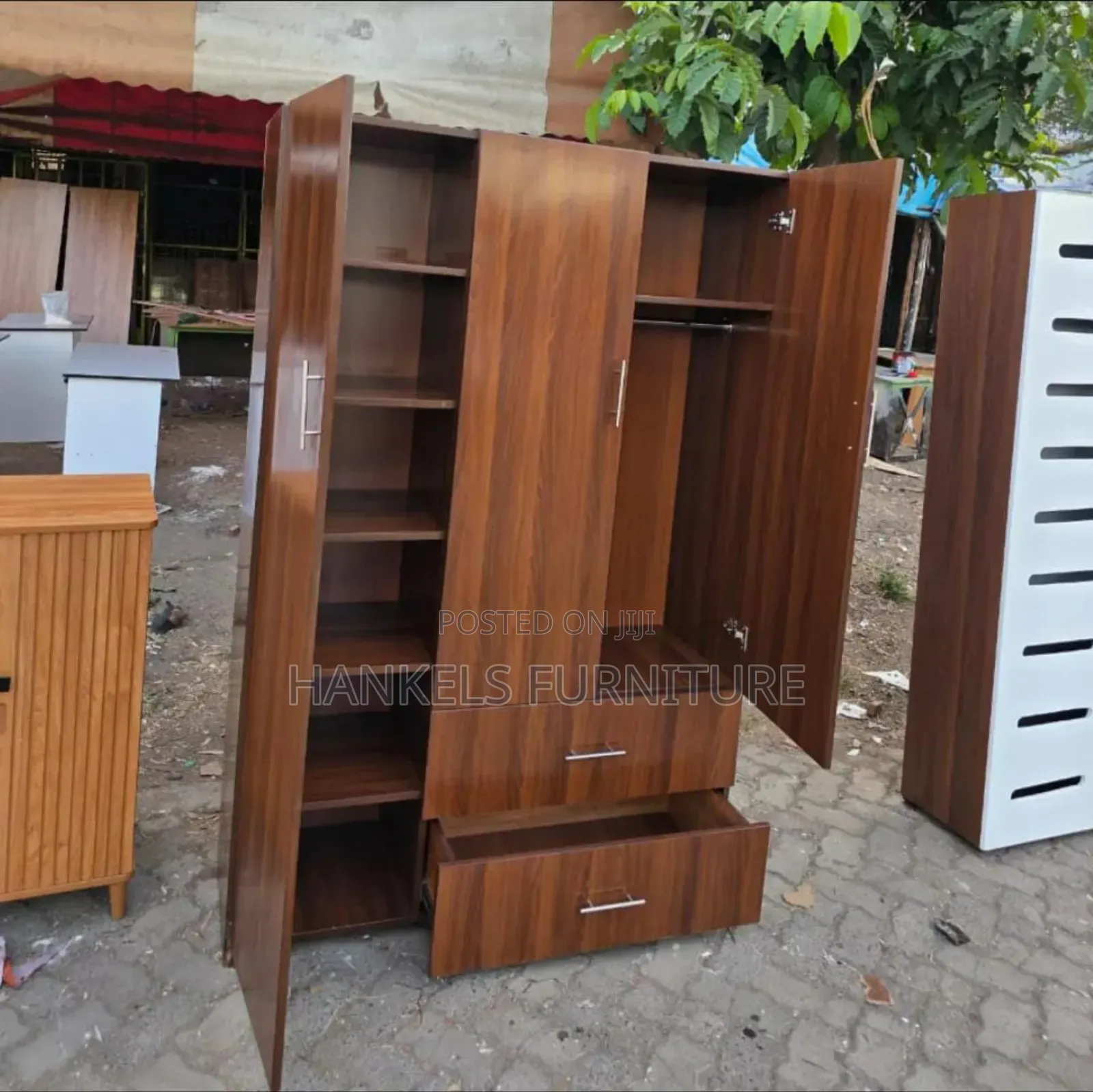 Hinged Door Wardrobe – Strong, Neat Functional