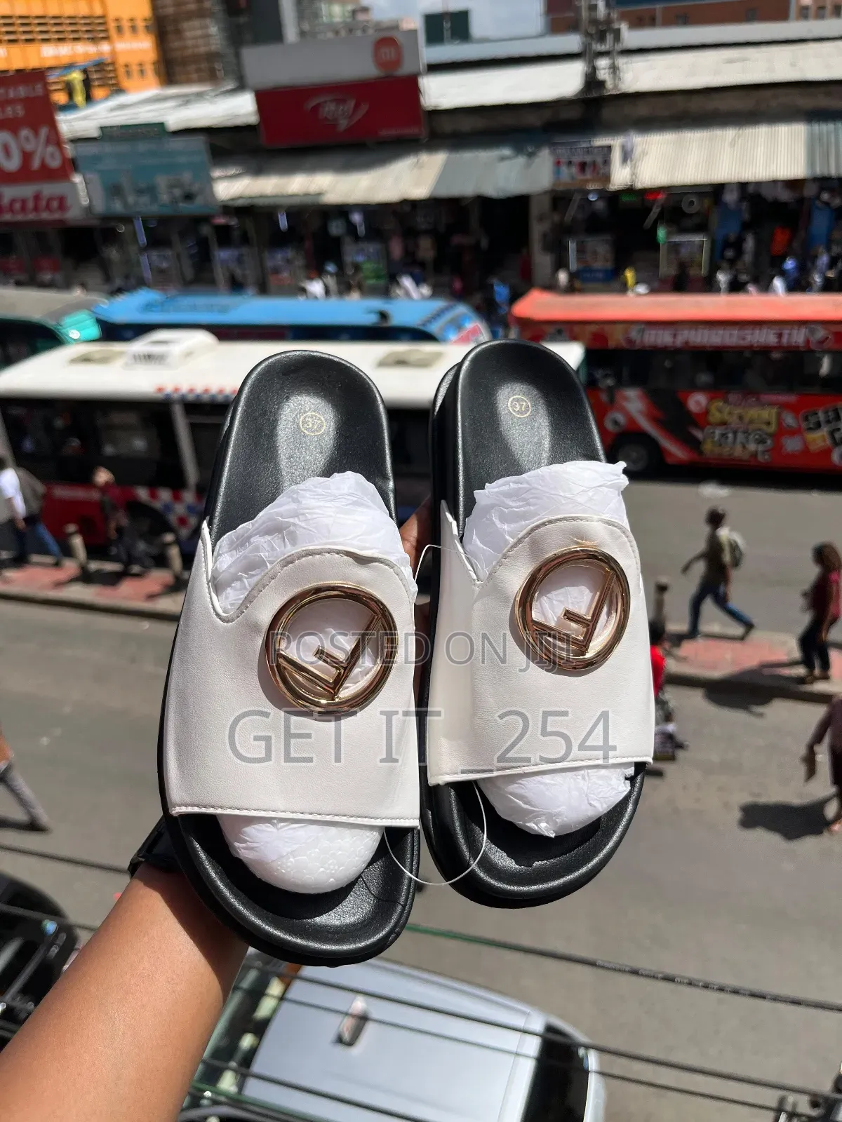 Fendi Sandals
Size 36-41