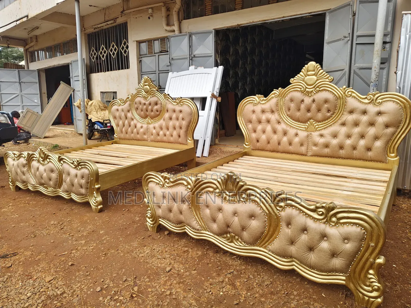 Antique Customized Wooden Beds