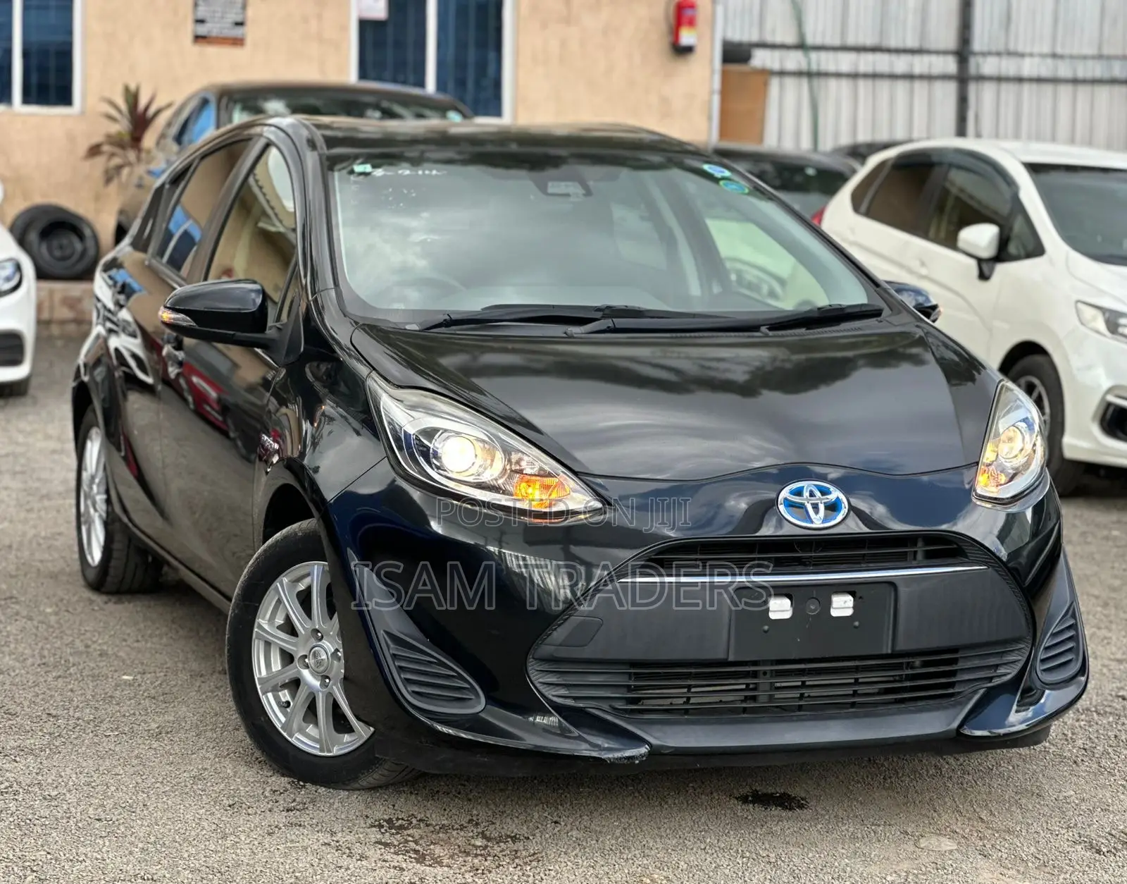Toyota Aqua 2018 Gray