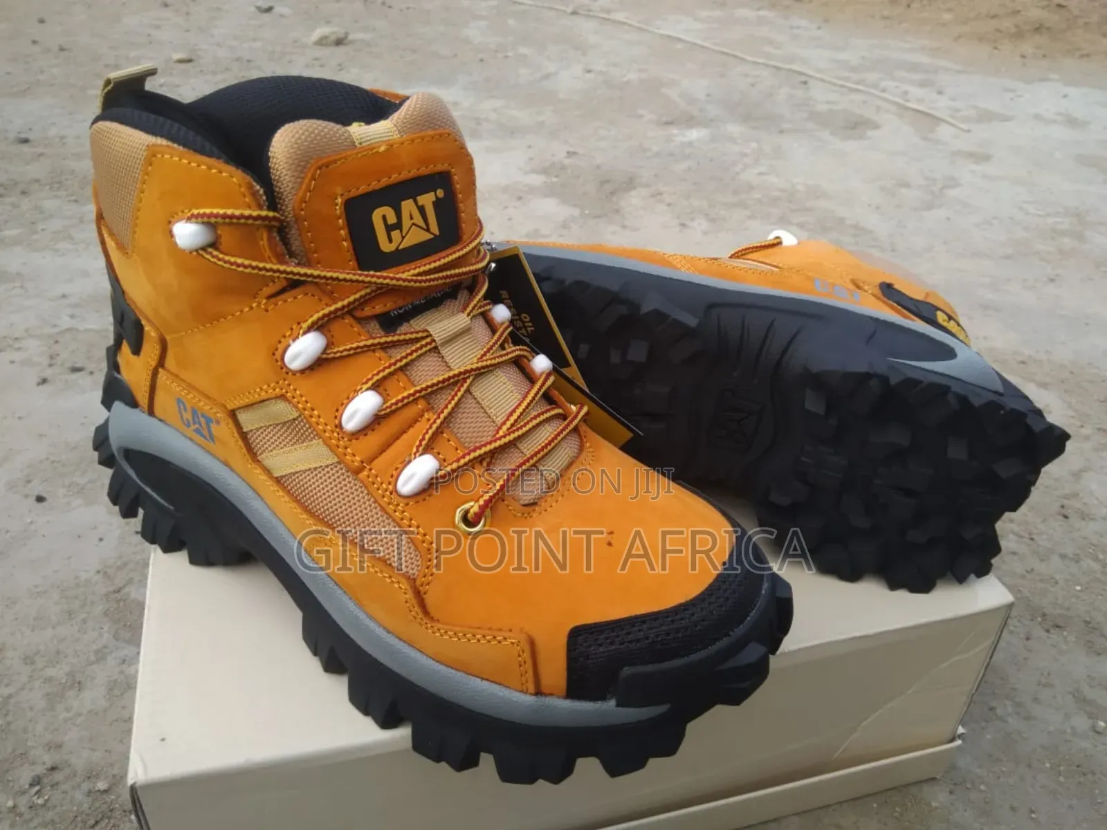 Caterpillar (Cat) Boots For Hiking