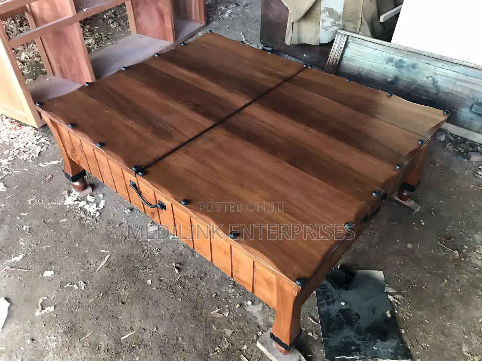 Customized Rept Design Coffee Table (Pure Solid)