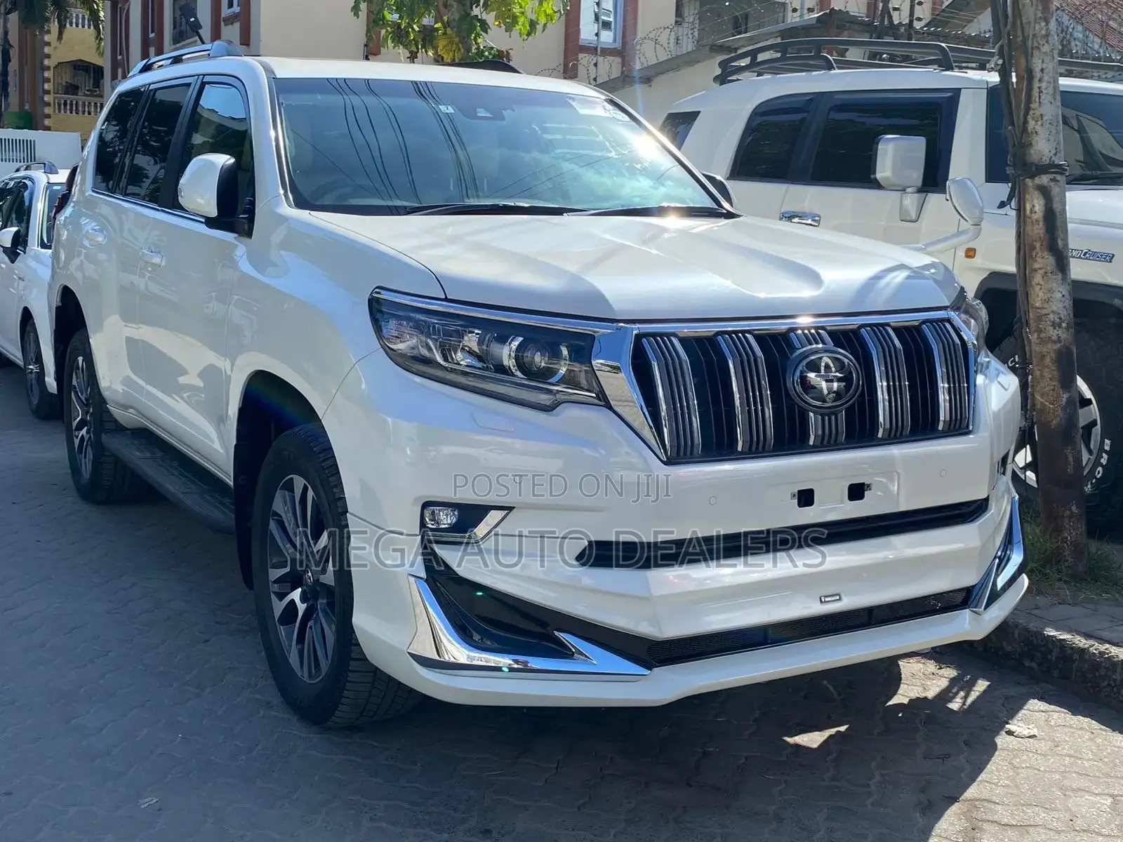 Toyota Land Cruiser Prado 2022 White