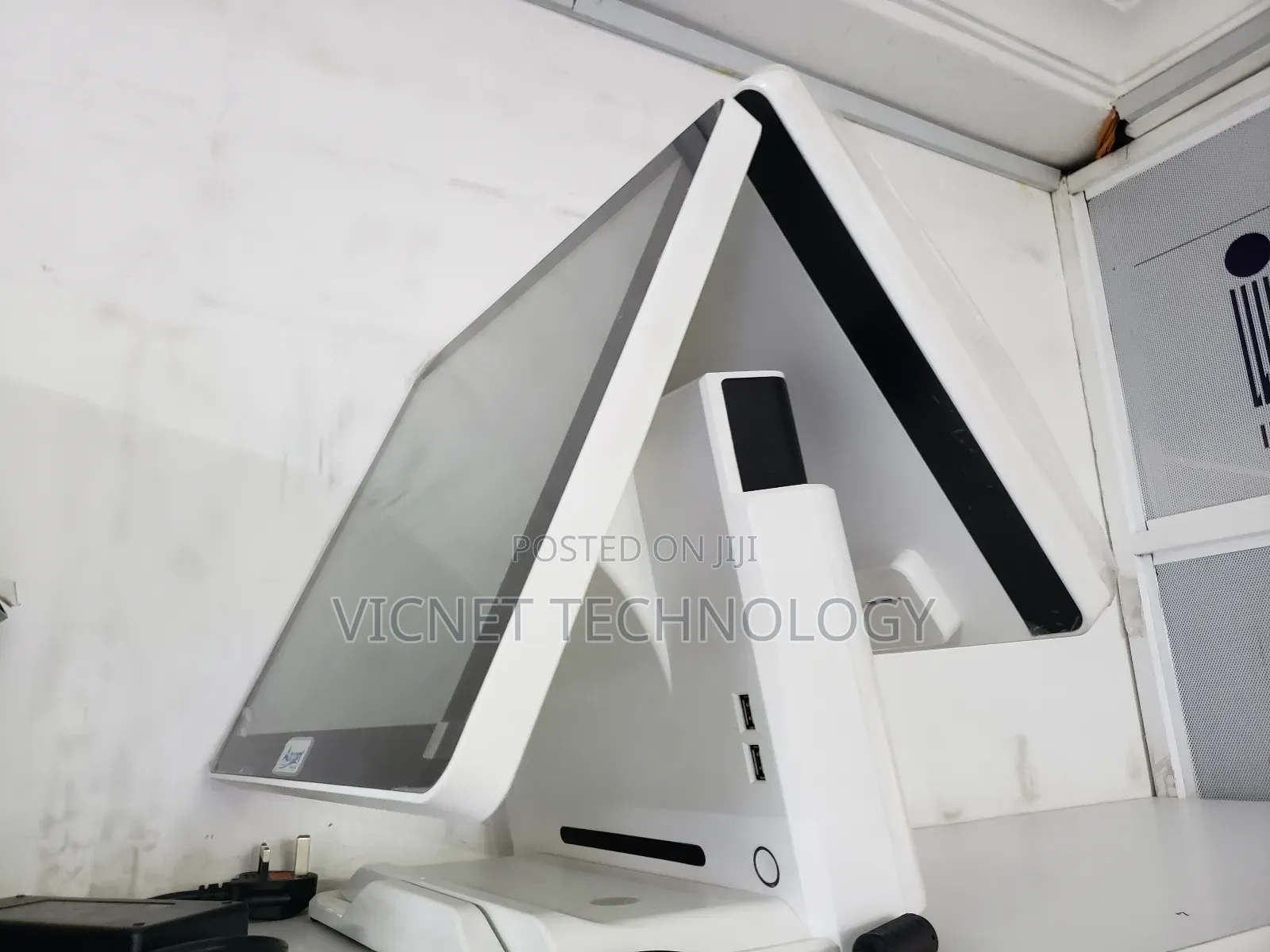 17 Inches Dual Screen All in One Point of Sale With Customer Display