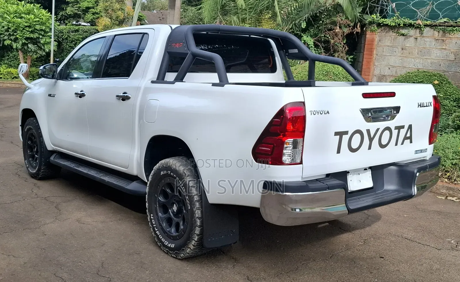 Toyota Hilux SR5 4x4 2018 White