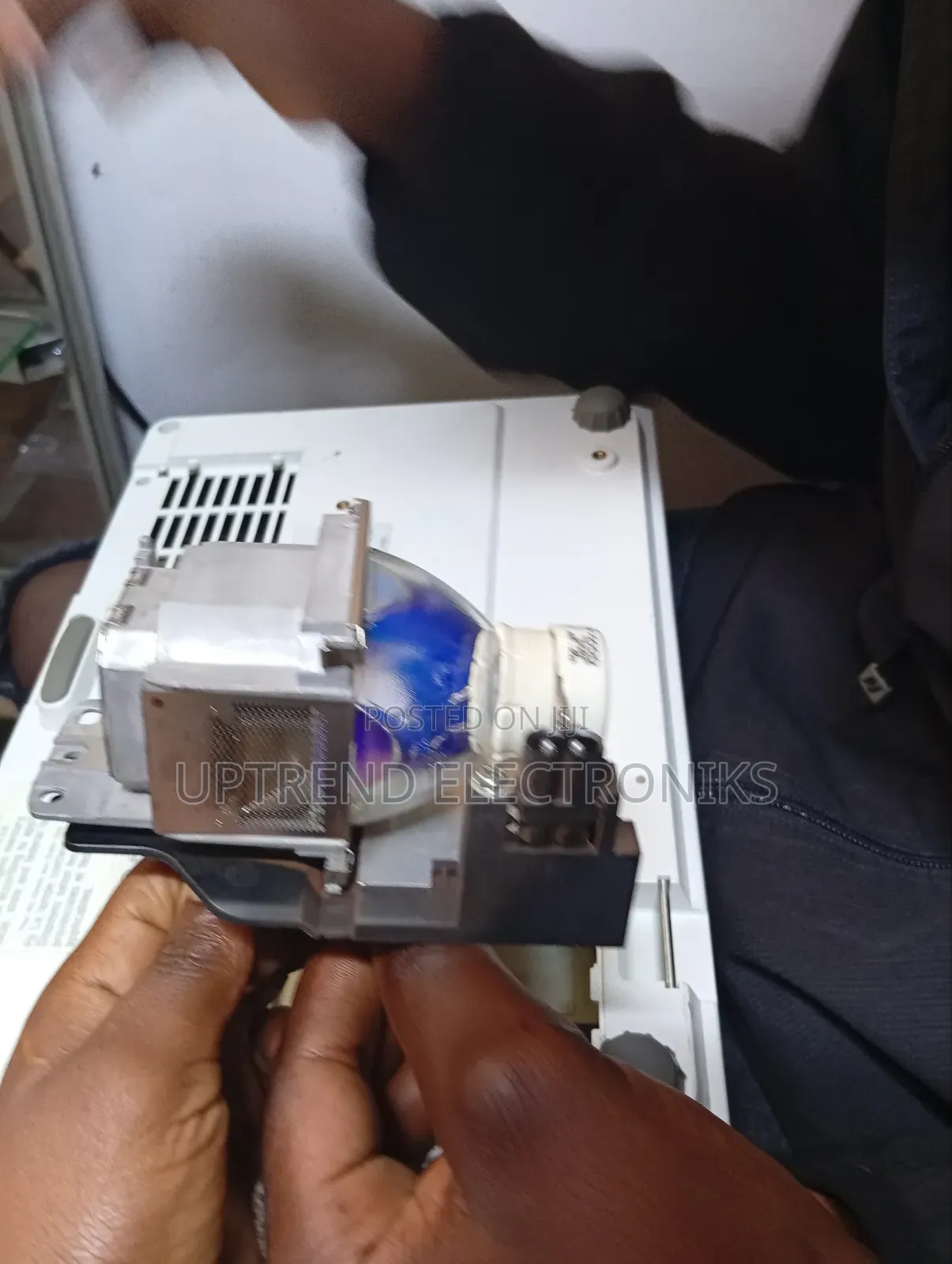 Sony Projector Lamp Replacement – Ultra Bright, Ultra Reliable