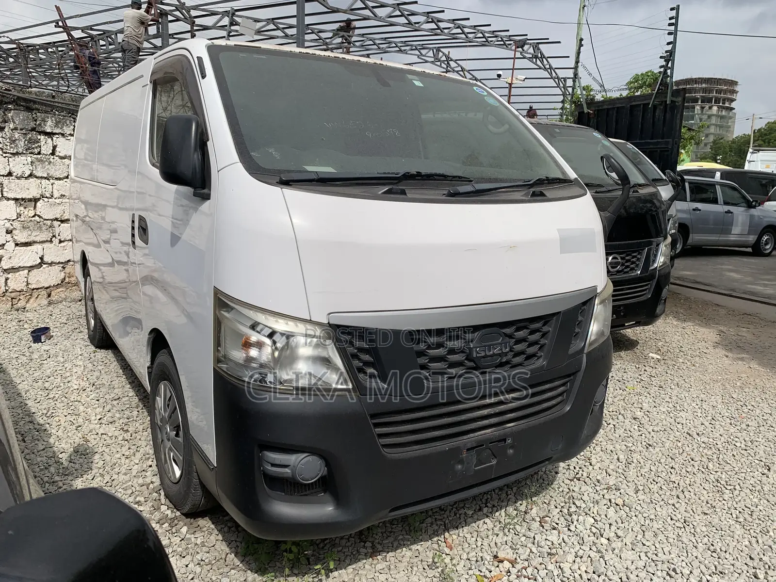 Isuzu Como 2016 White