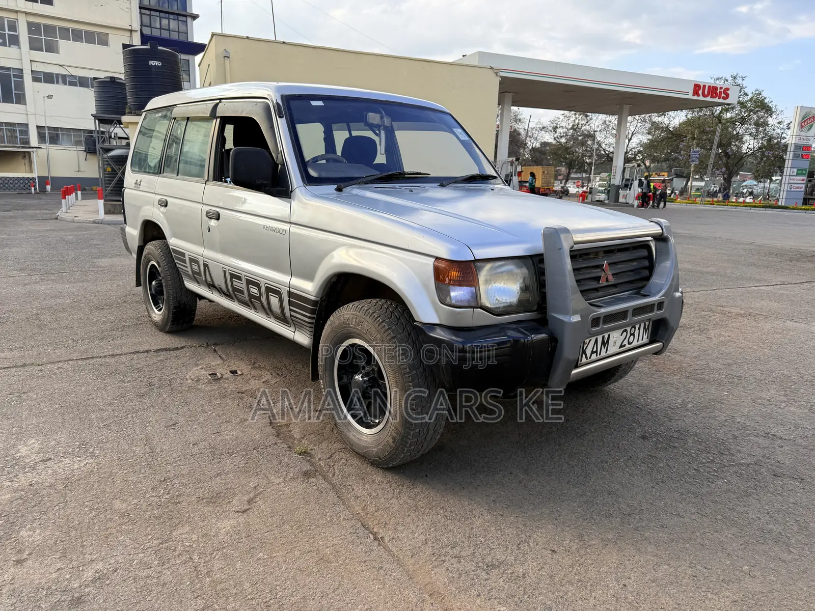 Mitsubishi Pajero 1999 Silver