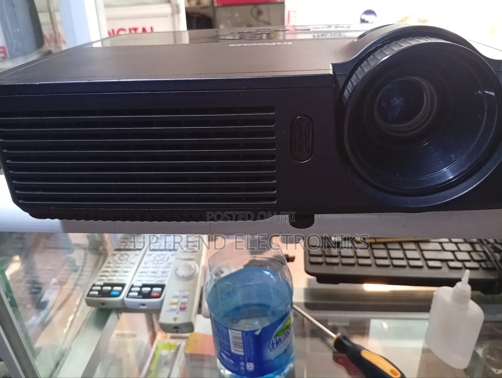 Infocus In112 Projector – Super Bright Super Affordable!