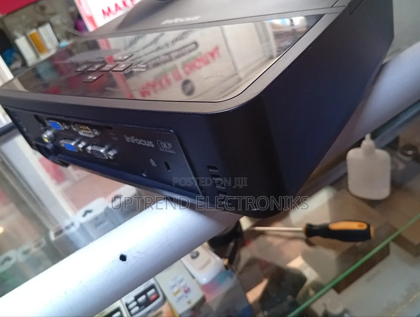 Infocus In112 Projector – Super Bright Super Affordable!
