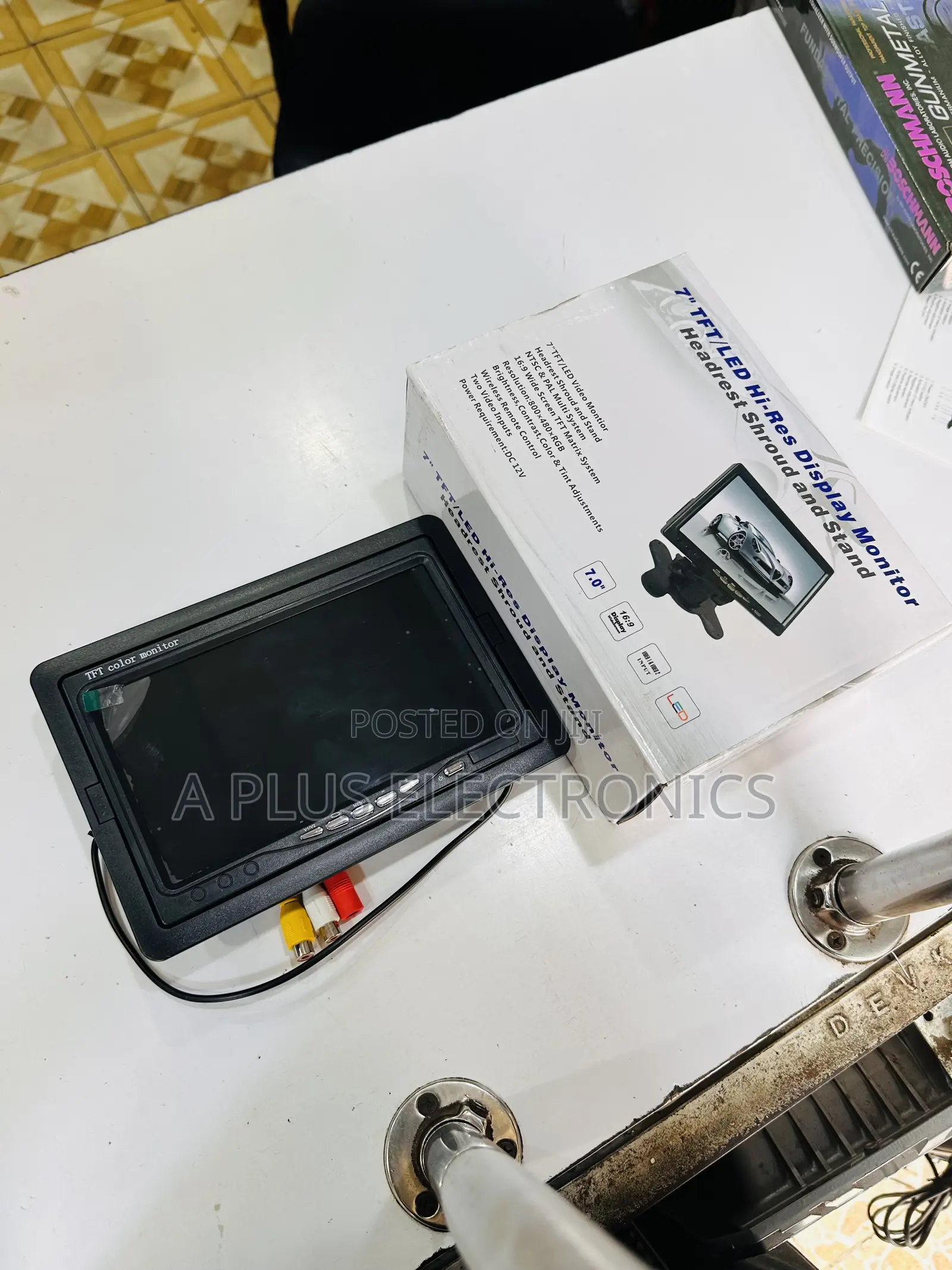 7 Inch High Resolution Headrest Monitor