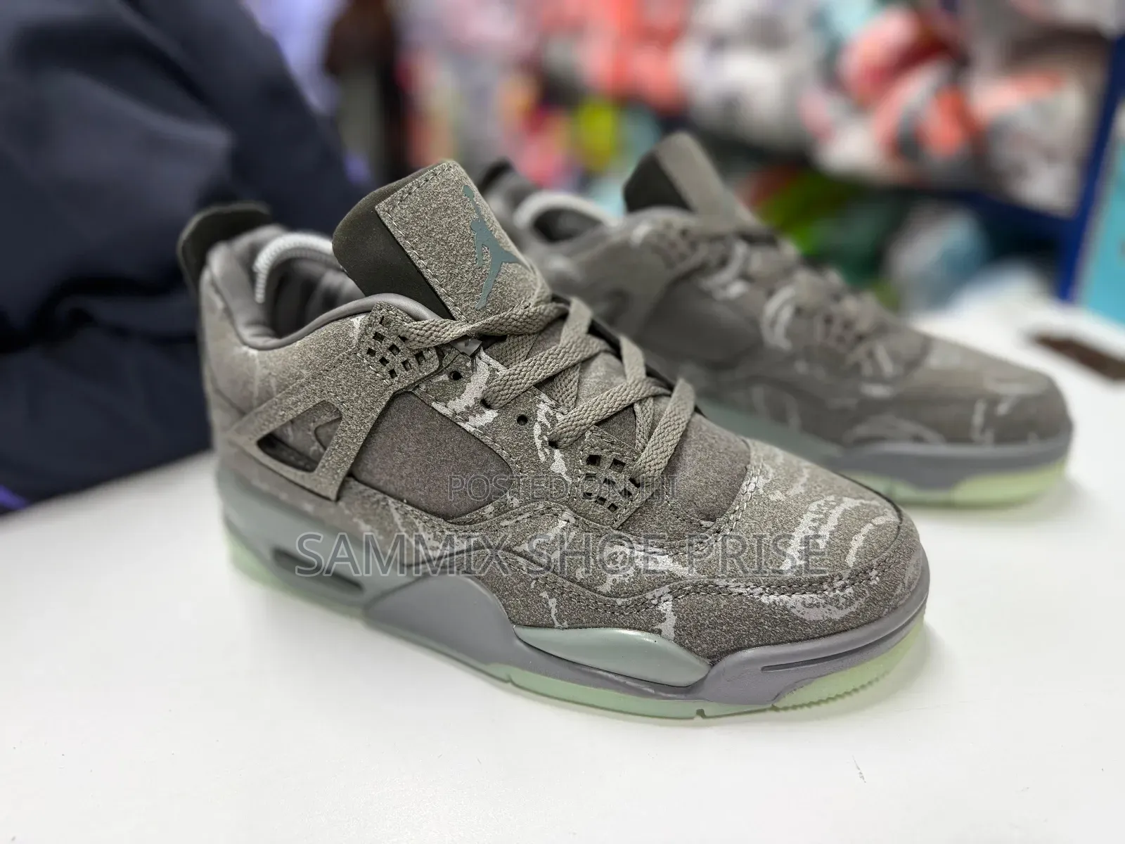 Jordan 4 Kaws;Glow in the Dark