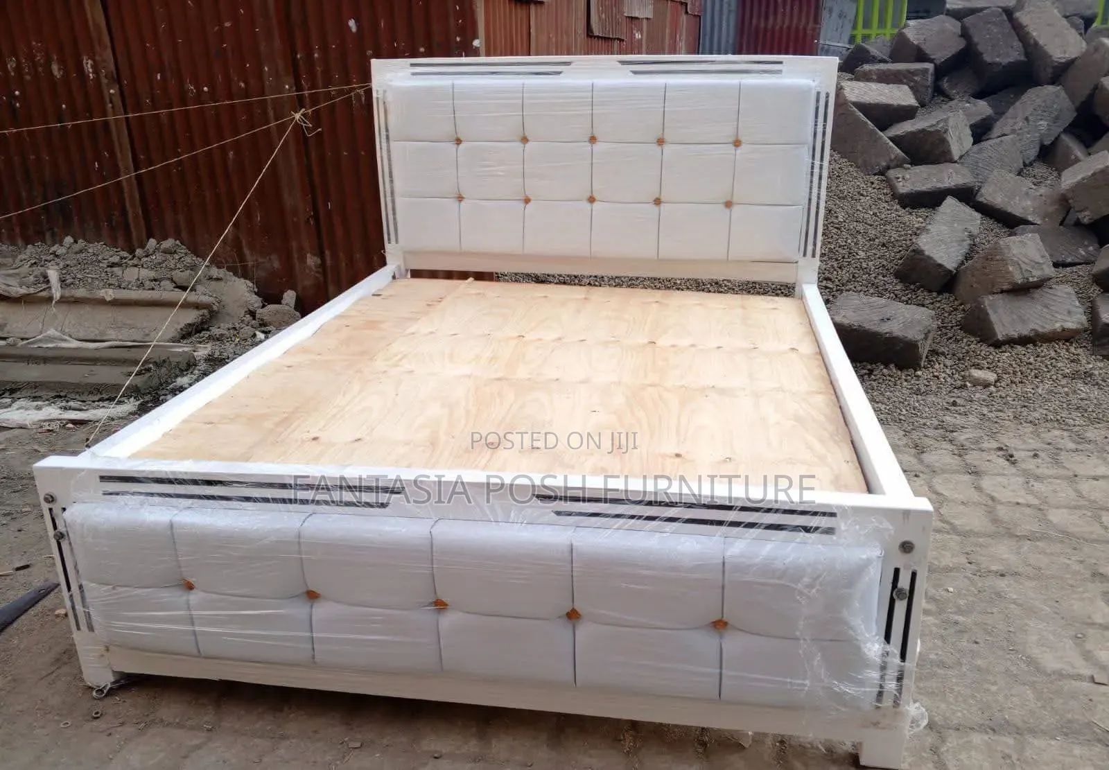 5x6 White Tufted Mocket Bed - Pay on Delivery