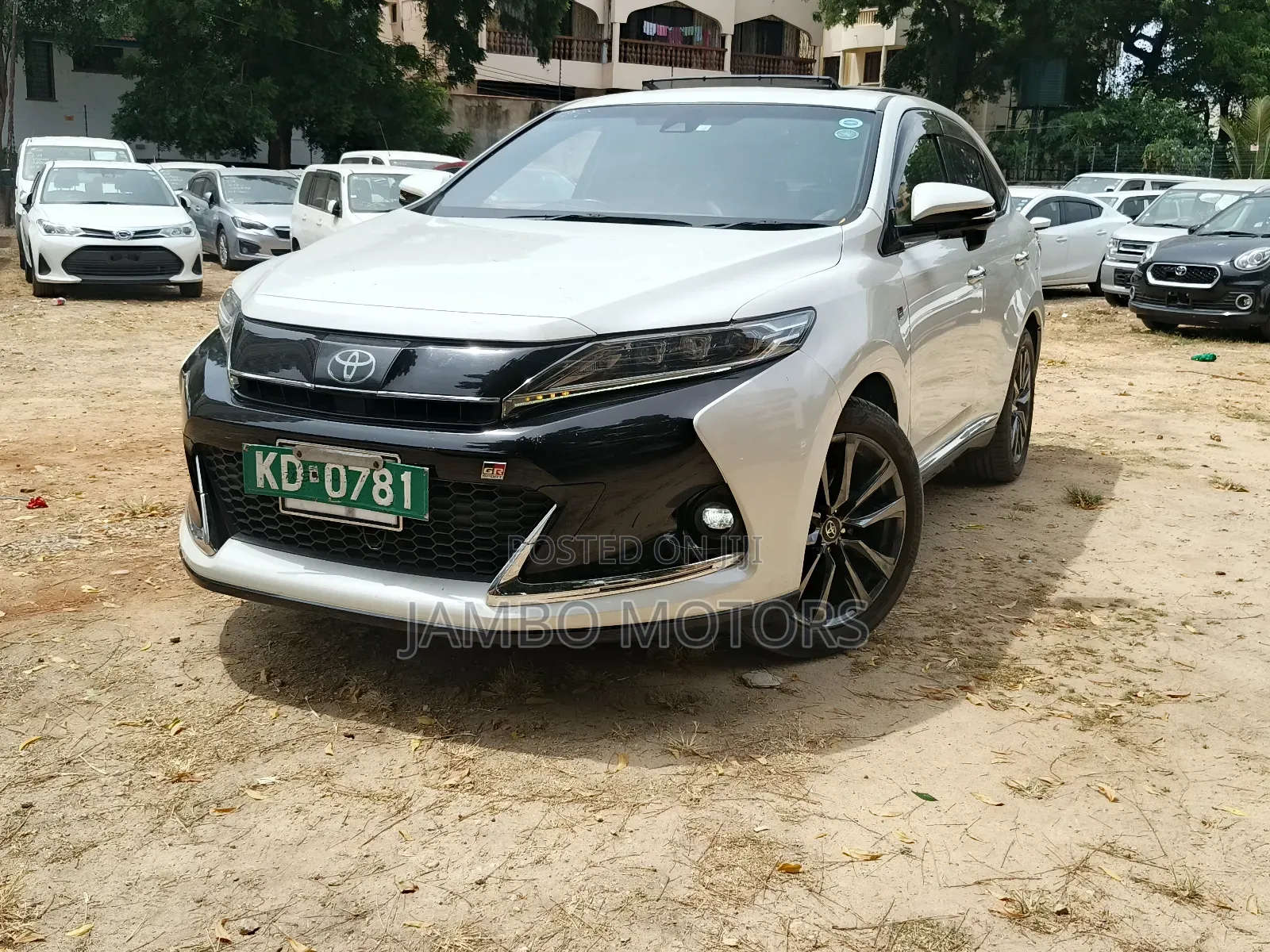 Toyota Harrier 2.0 2019 White