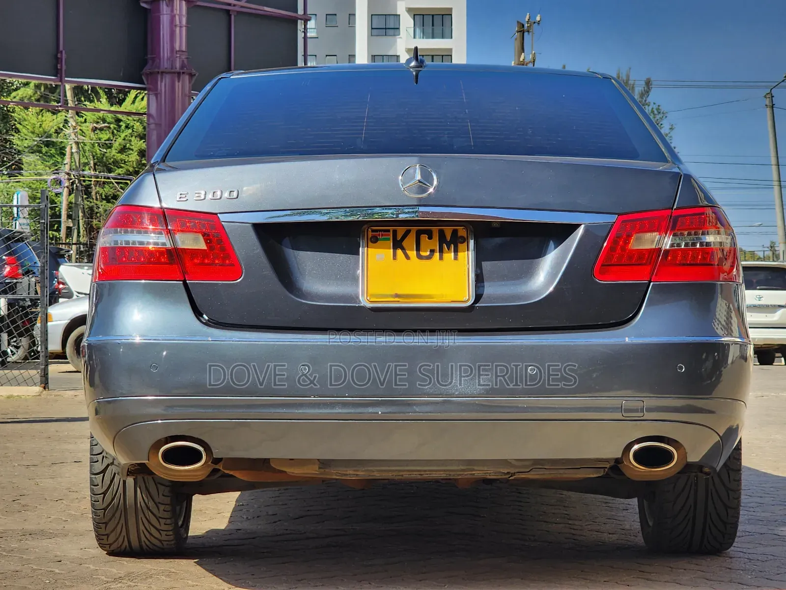 Mercedes-Benz E300 2010 Gray