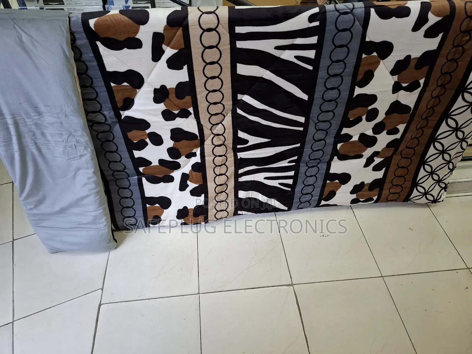Woolen Duvets / Free Size Duvet