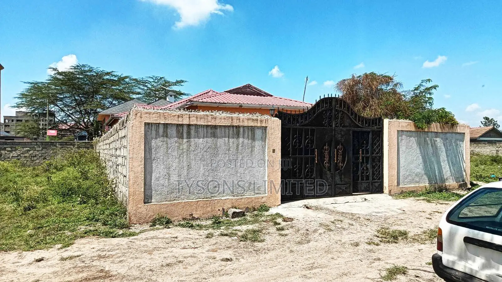 3bdrm Bungalow in Mutungoni Road, DayStar Area for sale
