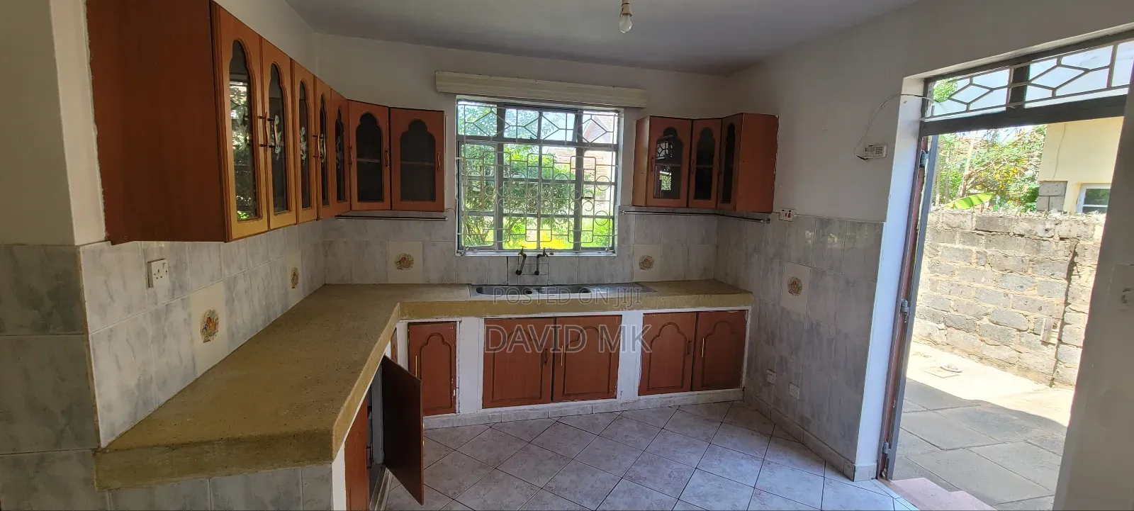 3bdrm Mansion in Sukari for sale