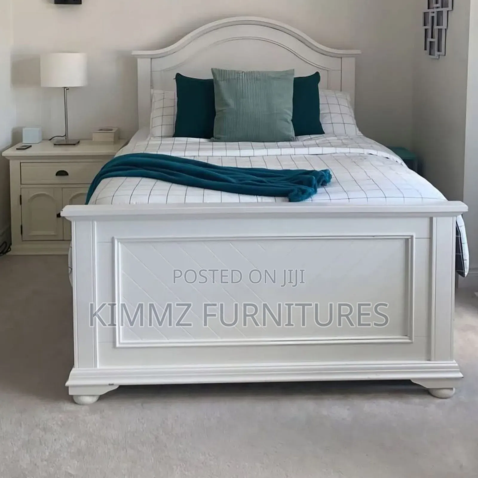 Mountain Hardwood Bed With Mattress