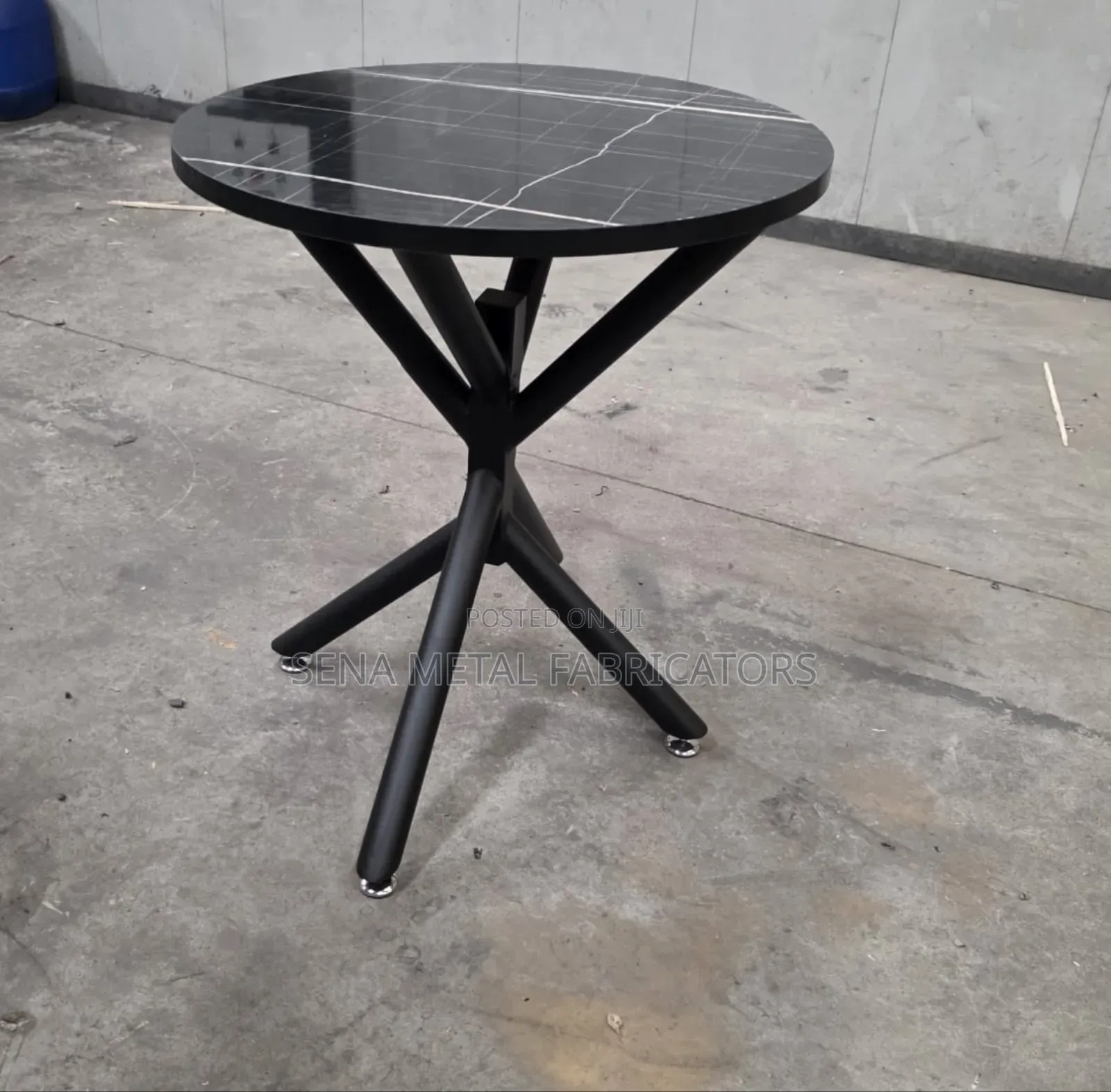 Caffè Table With Sophisticated Design.