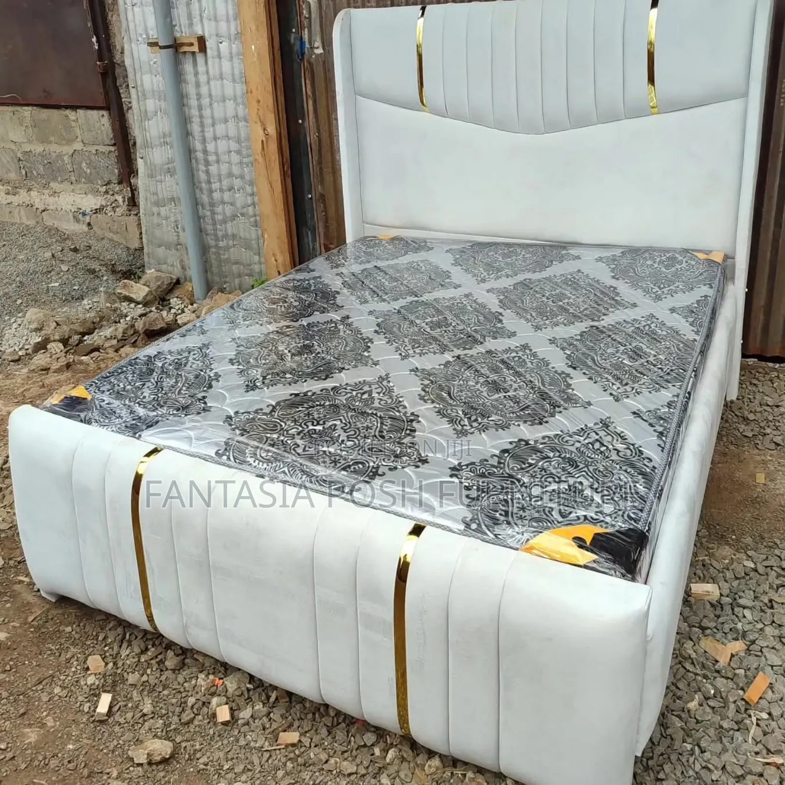 5x6 Luxury White Chester Bed - Free Delivery, Pay on Delivery