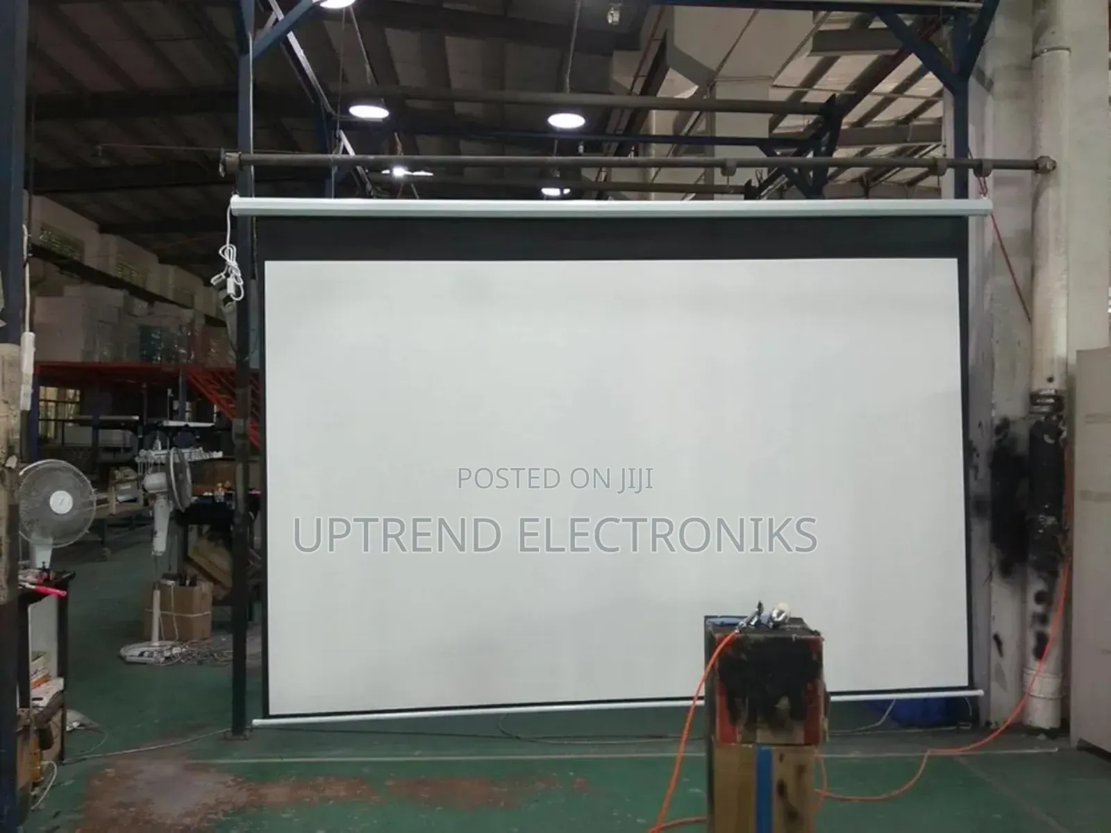 Motorized 180×180 Cm Screen – Premium Clarity With One-Touch Control