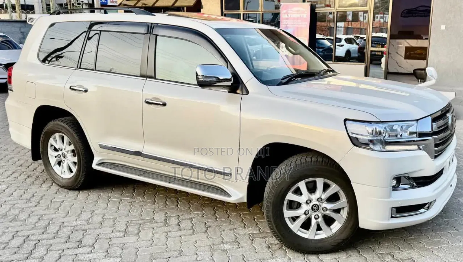 Toyota Land Cruiser 4.6 V8 ZX 2019 White