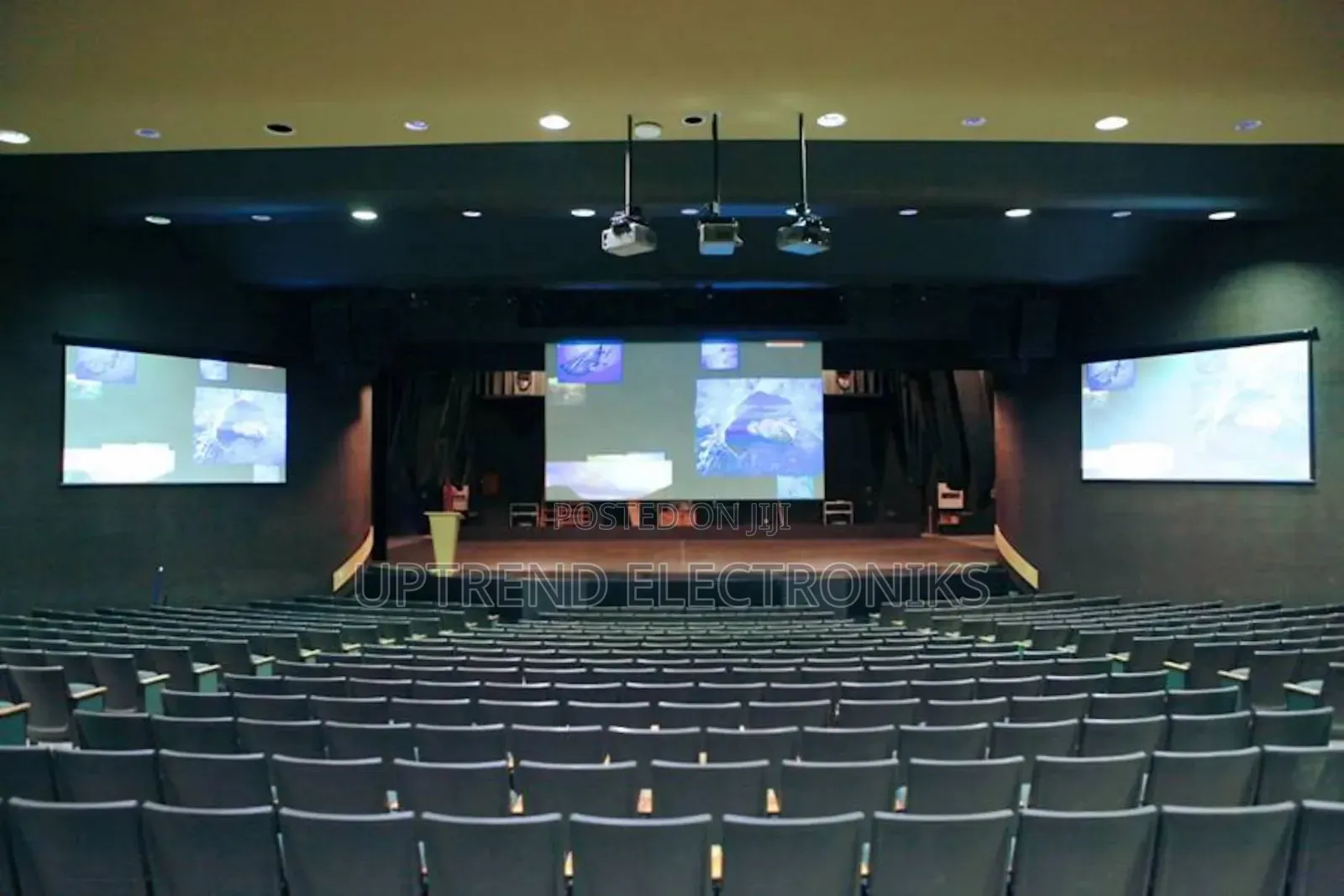 300×300 Cm Electric Projector Screen – Motorized, Smooth Effortles