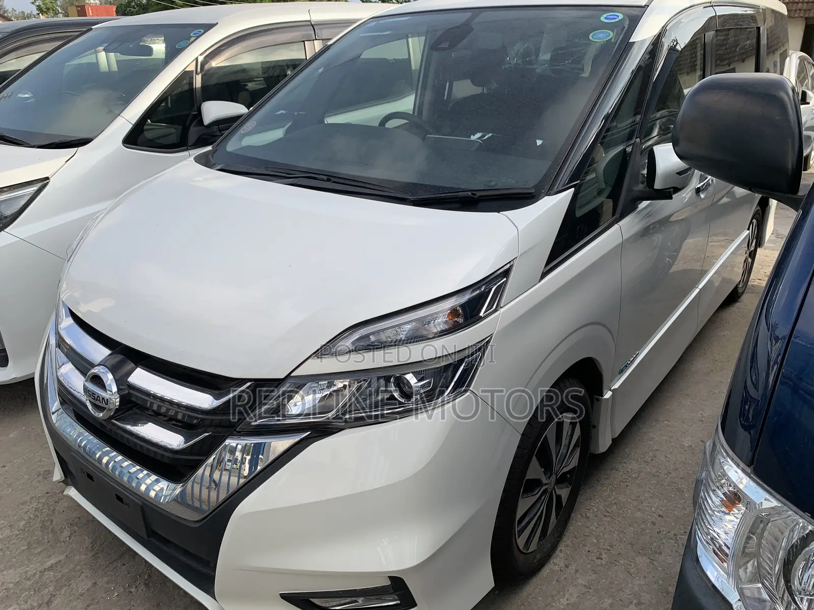 Nissan Serena 2018 White