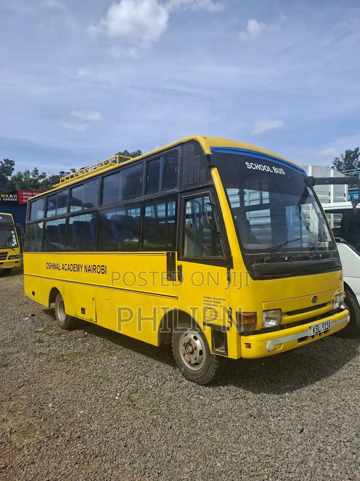 Isuzu Executive Bus 2009 Yellow