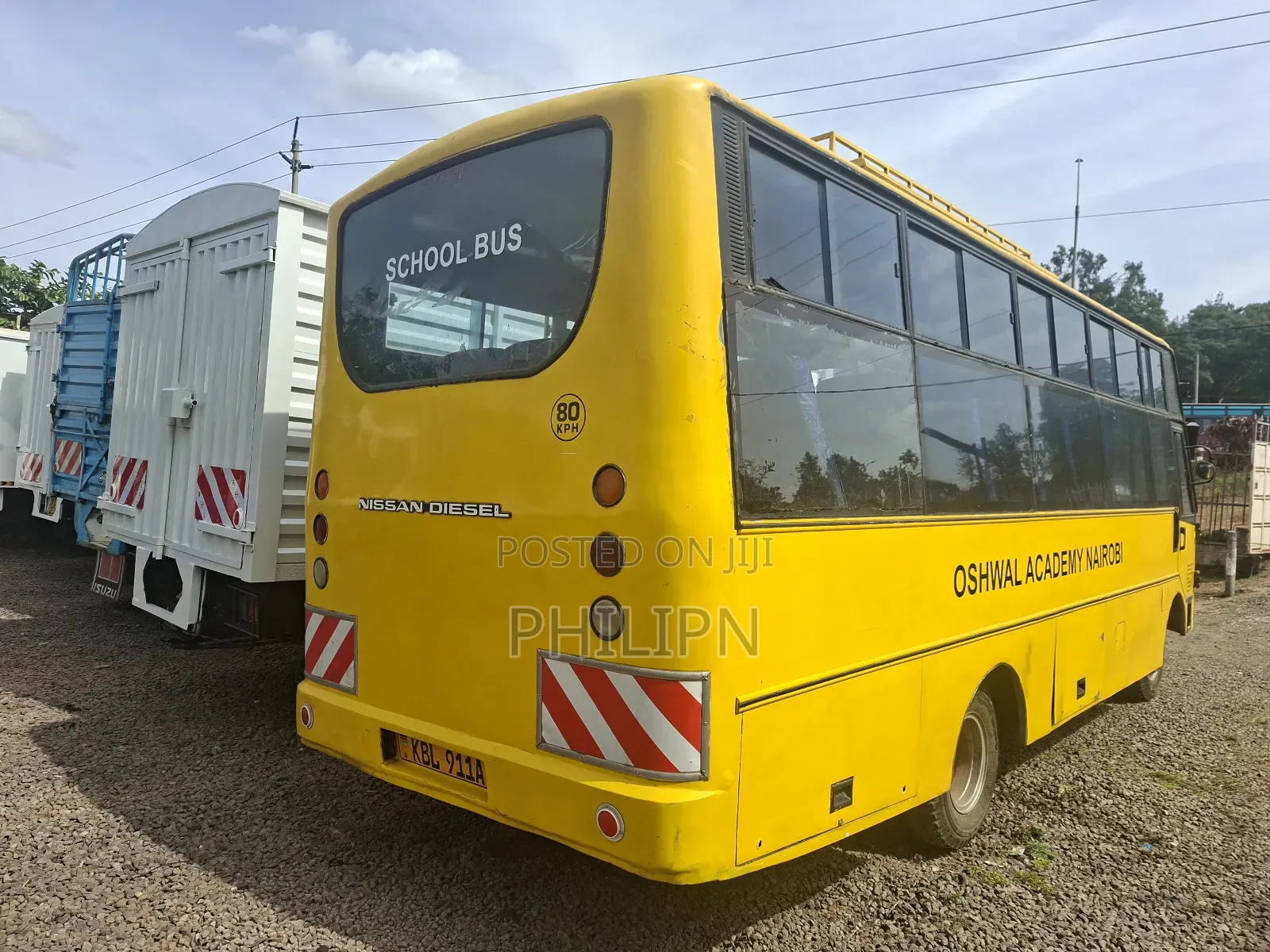 Isuzu Executive Bus 2009 Yellow