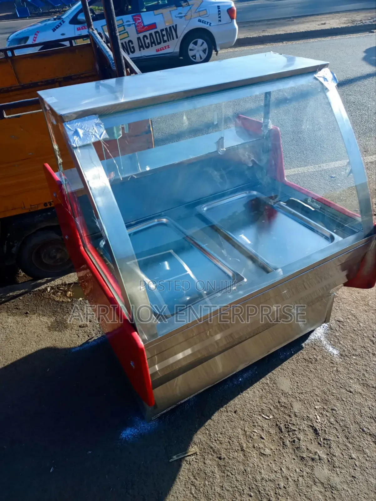 Refrigerated Meat Display Chiller, 3fts Size