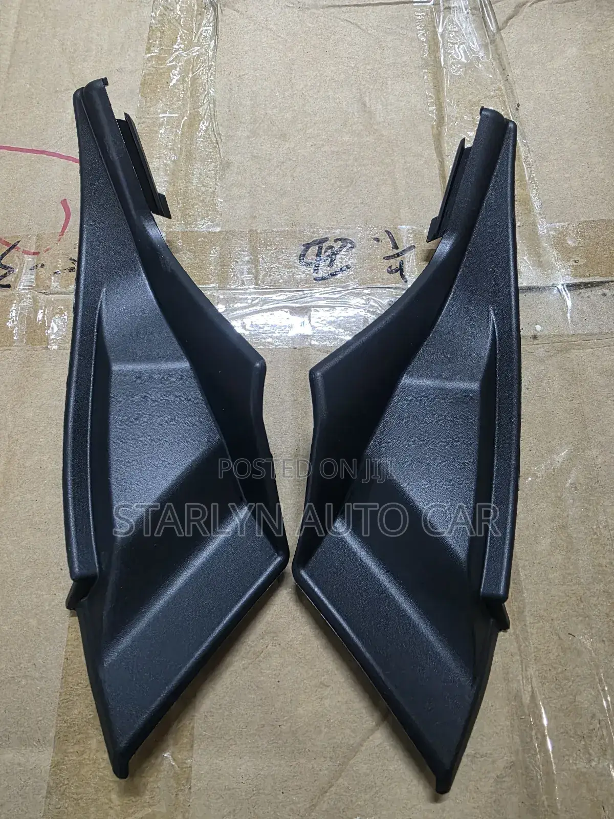​Windscreen Side Molding Finisher for Mitsubishi Outlander (2015–2018)