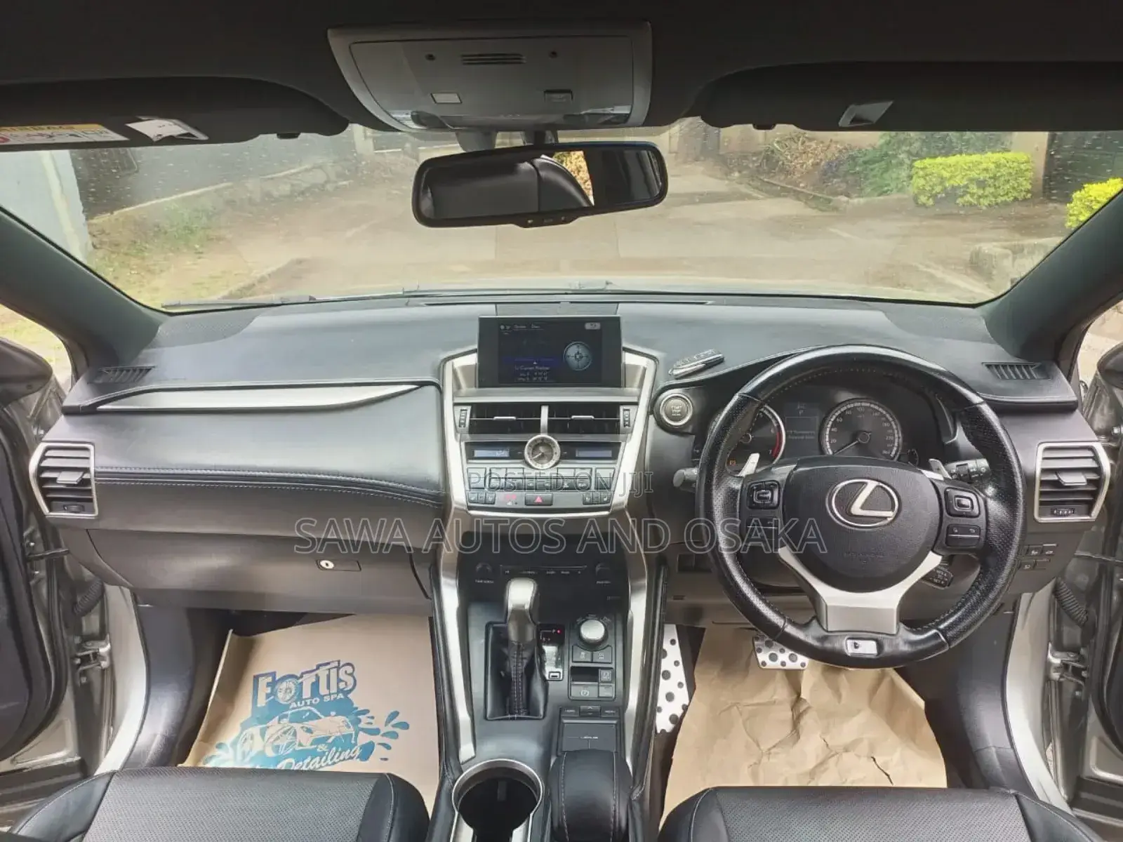 Lexus NX 2017 Gold