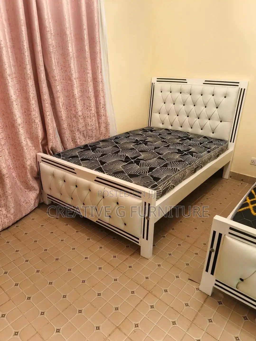 Elegant 5 by 6 Mocket Bed