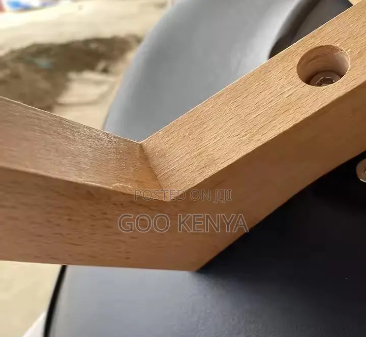 Home Chair; Custom Color Pp Plastic Dining Chair With Wood Base