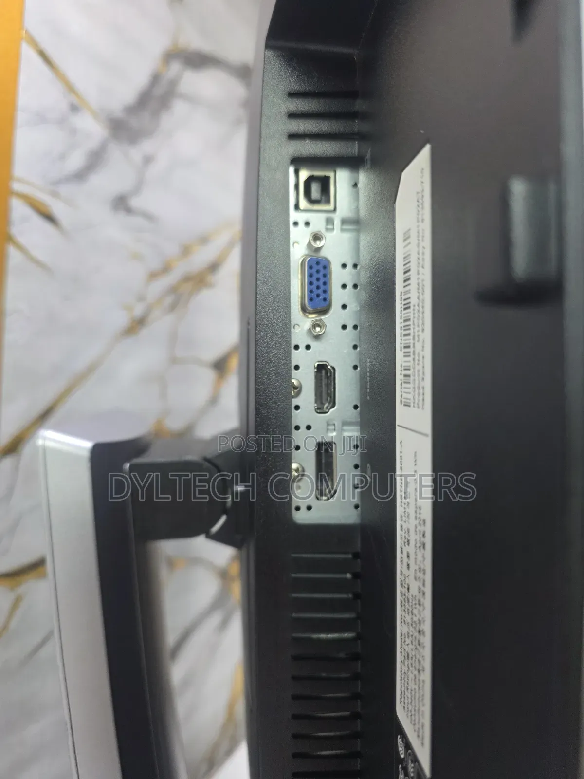 HP Elite Display E242 24 Inches Monitor With Hdmi/Vga/Dp Ports