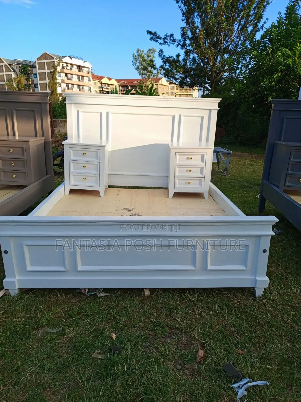 5x6 Pure White Strong Panel Bed