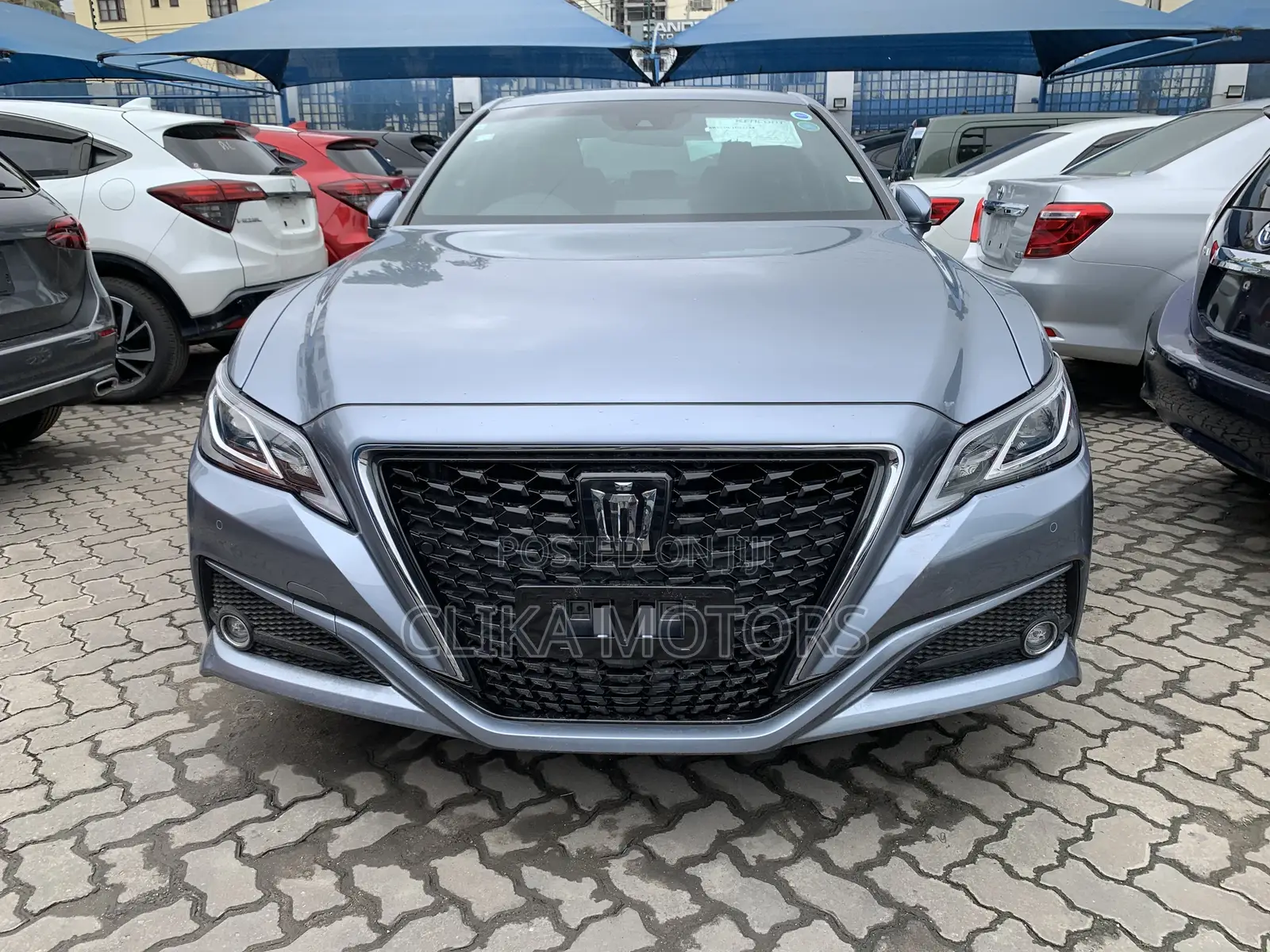Toyota Crown 2018 Gray