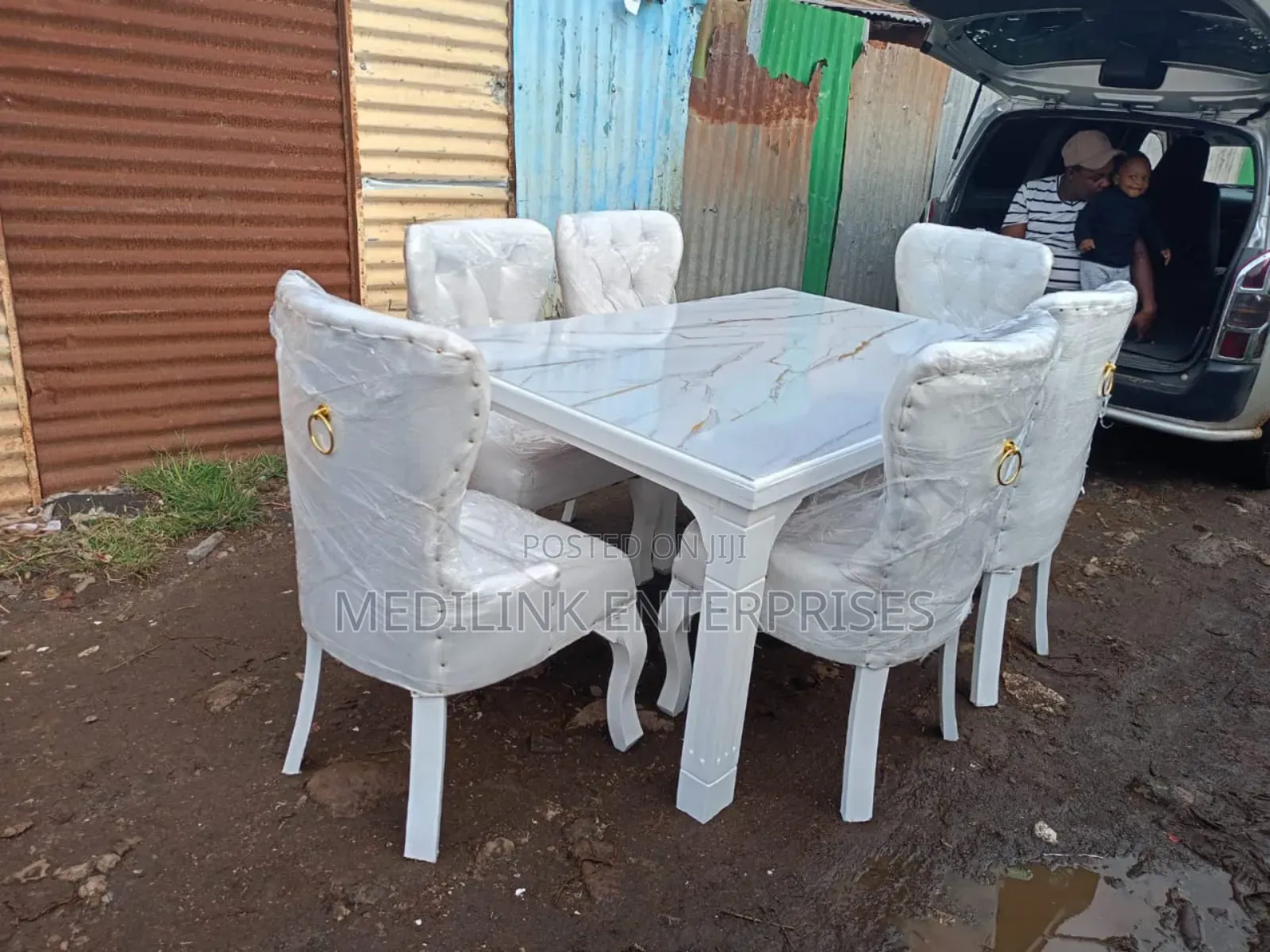 Marbled Upholstered 6-Seater Dinning Set